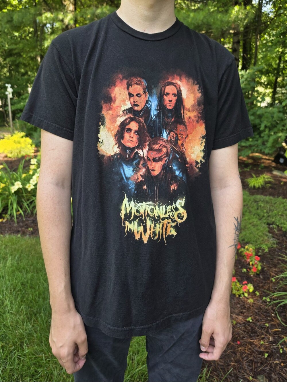 Motionless In White Group Boyfriend Fit Girls T-Shirt (XL)